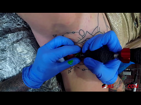❤️ Sully Savage-k izugarri tatuatu zuen klitorian tatuaje bat egin zuen Pornografia gurean eu.ideabuffet.top ❌